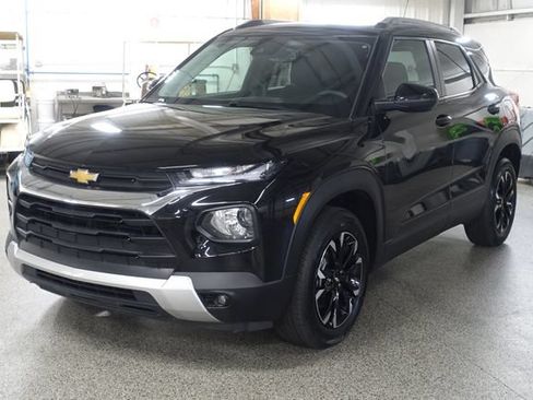 Used 2023 Chevrolet TrailBlazer LT w/ Convenience Package AWD/4WD image 3
