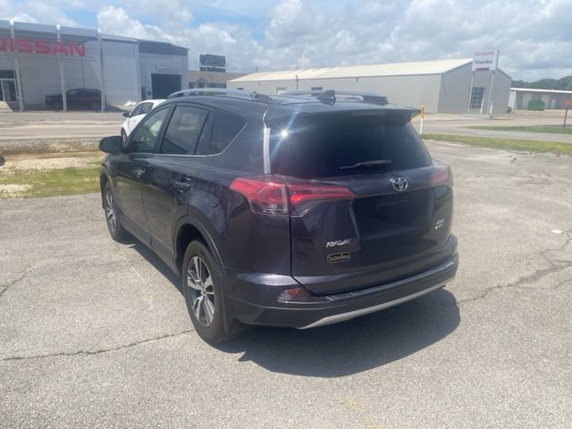 Used 2018 Toyota RAV4 XLE AWD/4WD image 4