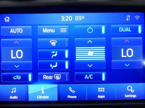 Used 2020 Ford Fusion SE FWD image 13