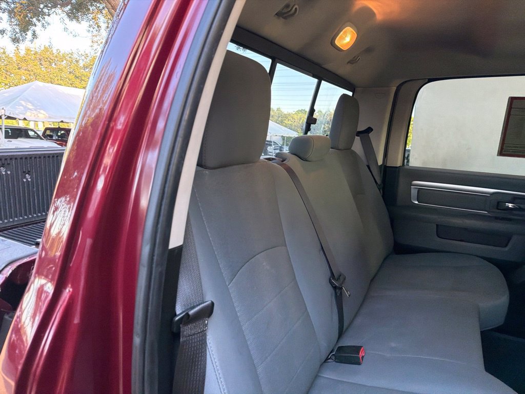 Used 2019 RAM 1500 Classic SLT AWD/4WD image 30