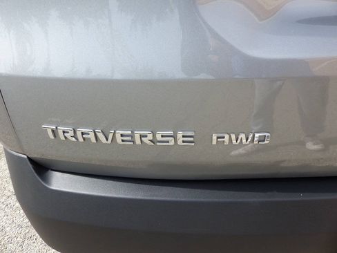Used 2023 Chevrolet Traverse LT AWD/4WD image 10