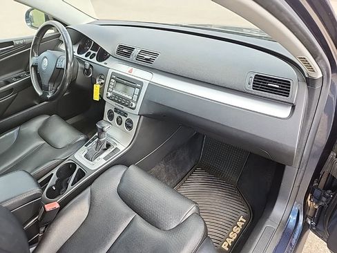 Used 2008 Volkswagen Passat Komfort FWD image 43