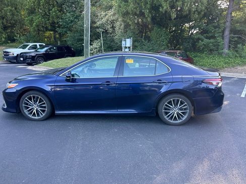 Used 2021 Toyota Camry XLE w/ Navigation Package AWD/4WD image 7