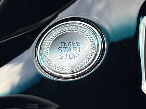 Used 2024 Genesis G70 2.5T RWD image 15