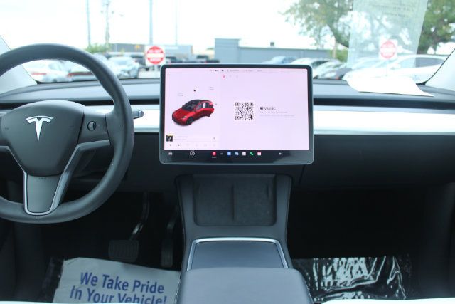 Used 2021 Tesla Model Y Long Range AWD/4WD image 16