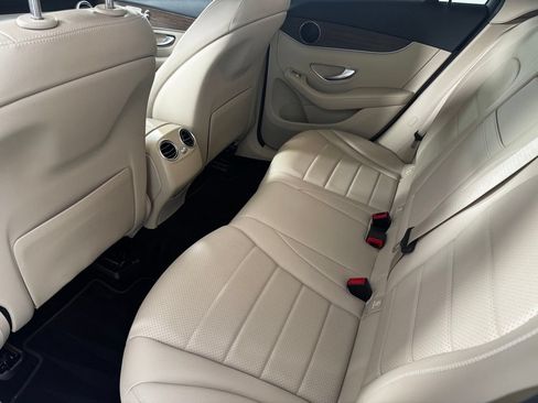 Used 2022 Mercedes-Benz GLC 300 4MATIC image 14