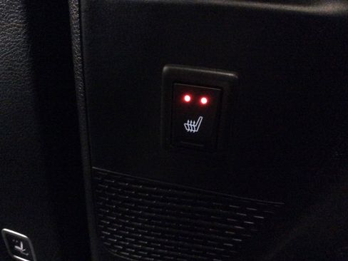 Used 2024 Chrysler Pacifica Limited w/ Trailer Tow Group image 39