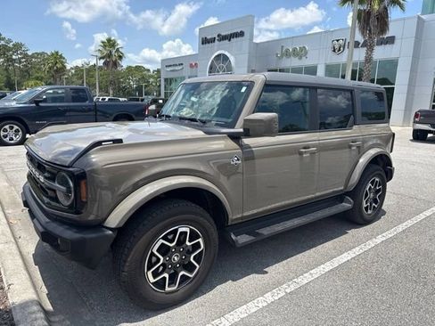 Used 2025 Ford Bronco Outer Banks AWD/4WD image 1