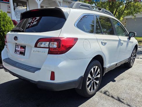 Used 2015 Subaru Outback 2.5i Limited AWD/4WD image 4