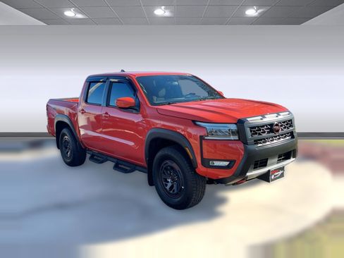 Used 2025 Nissan Frontier PRO-4X image 7