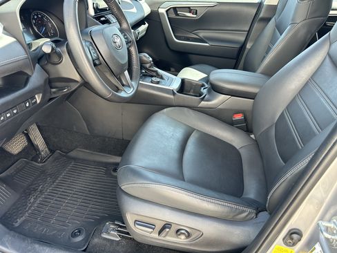 Certified 2022 Toyota RAV4 XLE Premium AWD/4WD image 23