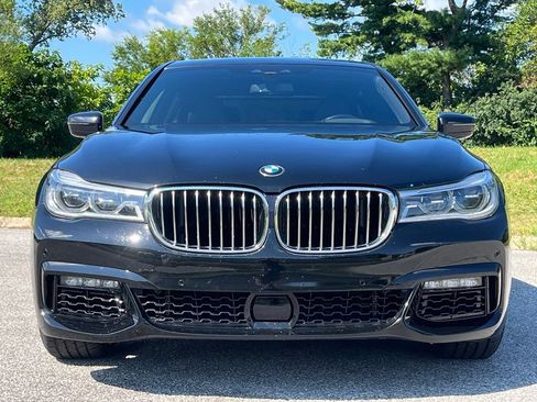 Used 2019 BMW 750i xDrive AWD/4WD image 2