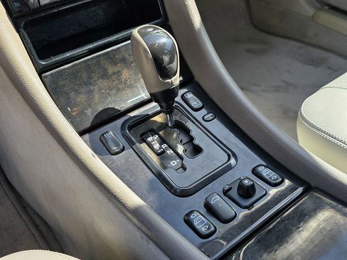 Used 2001 Mercedes-Benz CLK 430 Coupe image 25