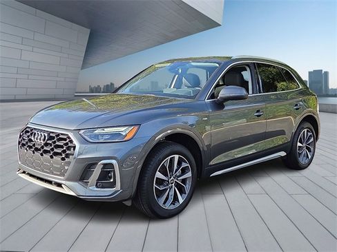 Certified 2023 Audi Q5 2.0T Premium Plus w/ Premium Plus Package image 3