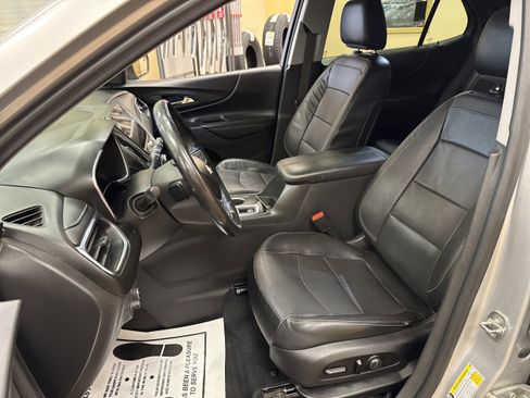 Used 2020 Chevrolet Equinox Premier image 30