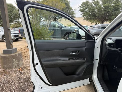 Used 2026 Nissan Kicks SV w/ Cold Weather Package AWD/4WD image 15