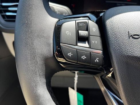 New 2025 Ford Escape SE image 11