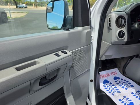 Used 2014 Ford E-350 and Econoline 350 XLT RWD image 12