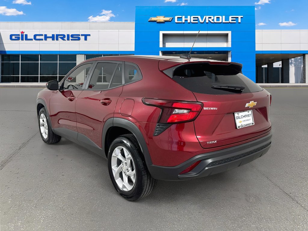 Used 2025 Chevrolet Trax LS w/ LS Convenience Package FWD image 6