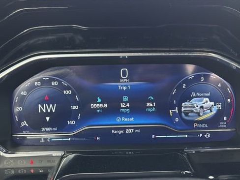 Used 2024 Chevrolet Silverado 2500 ZR2 w/ Technology Package image 12