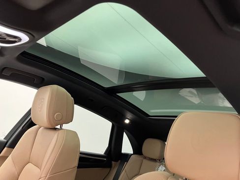 Certified 2025 Porsche Macan image 22