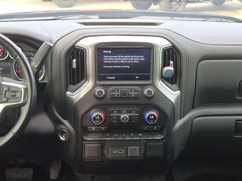 Used 2021 Chevrolet Silverado 1500 LT RWD image 16