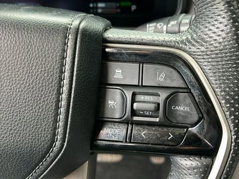 Used 2024 Toyota Sequoia SR5 w/ SR5 Premium Package AWD/4WD image 10