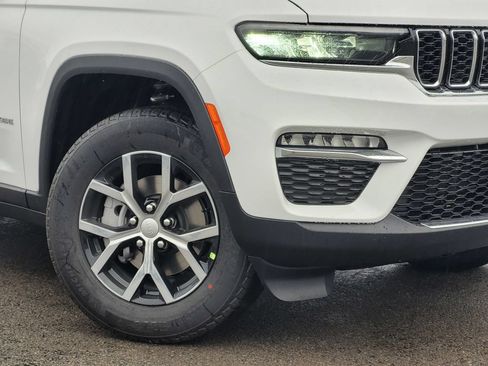 New 2025 Jeep Grand Cherokee Limited w/ Trailer Tow Package AWD/4WD image 2