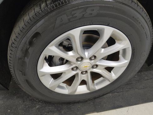 Used 2018 Chevrolet Equinox LT FWD image 31
