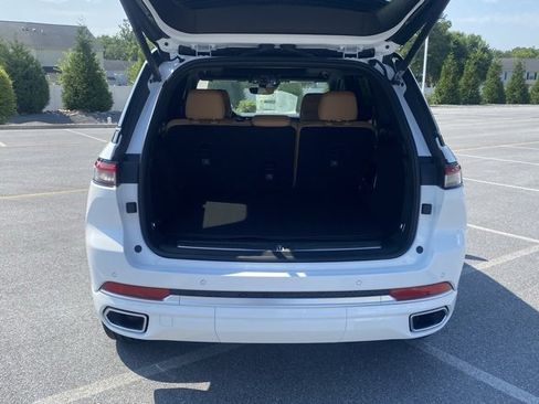 New 2025 Jeep Grand Cherokee Summit image 7