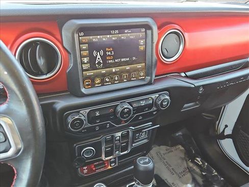 Used 2021 Jeep Wrangler Unlimited Rubicon AWD/4WD image 15