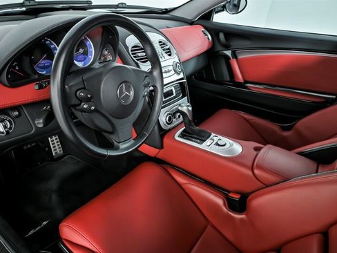 Used 2005 Mercedes-Benz SLR image 25