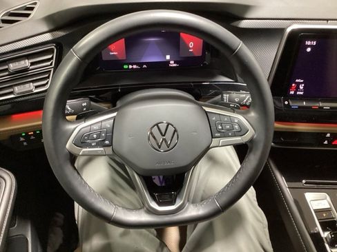 Used 2024 Volkswagen Atlas Cross Sport SEL R-Line image 26