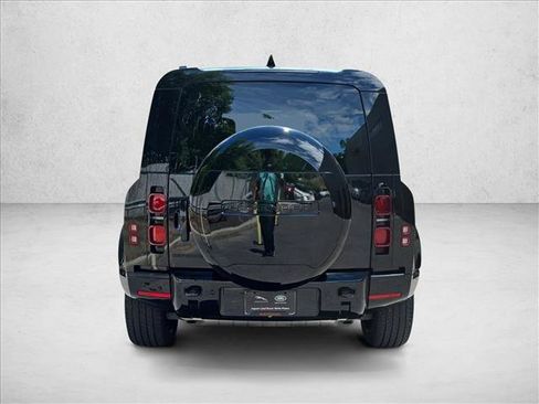 Certified 2025 Land Rover Defender 110 X-Dynamic SE AWD/4WD image 6