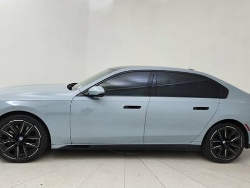 Used 2024 BMW 740i xDrive w/ Premium Package image 3