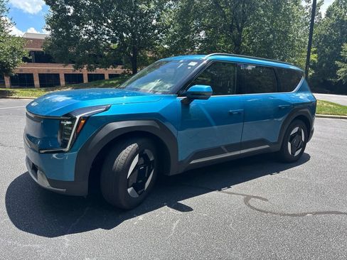 Used 2024 Kia EV9 Wind AWD/4WD image 3