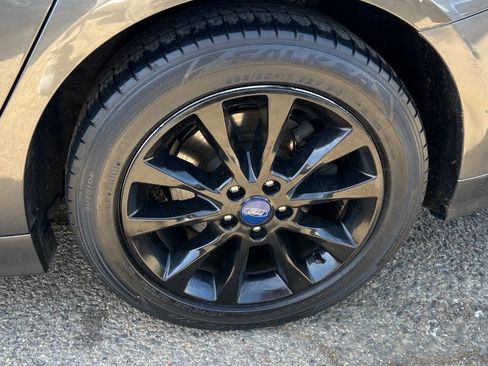 Used 2017 Ford Fusion SE image 32