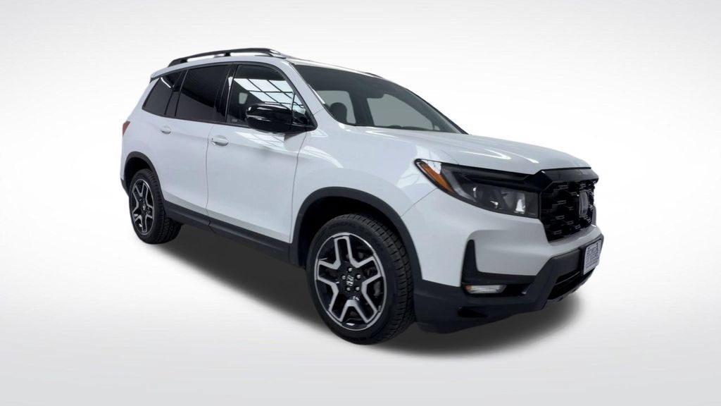 Used 2023 Honda Passport Elite image 2