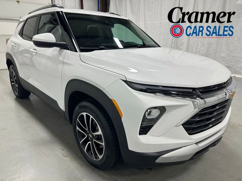 Used 2024 Chevrolet TrailBlazer LT w/ Convenience Package AWD/4WD image 1