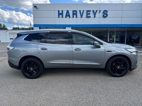 Used 2024 Buick Enclave Essence w/ Sport Touring Edition image 6