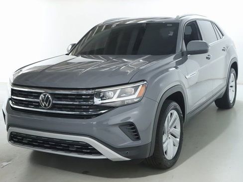 Used 2022 Volkswagen Atlas Cross Sport SE image 1