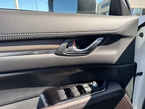 New 2025 MAZDA CX-5 Signature image 8