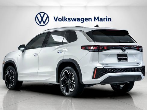 New 2026 Volkswagen Tiguan SEL R-Line image 3