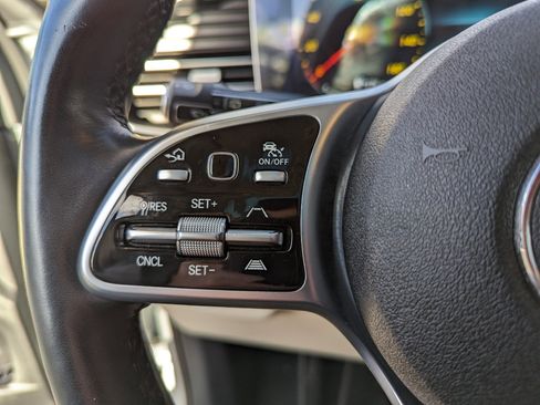 Used 2022 Mercedes-Benz GLS 450 4MATIC image 16