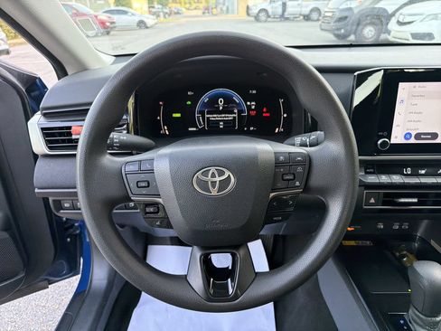 Used 2025 Toyota Camry LE FWD image 23