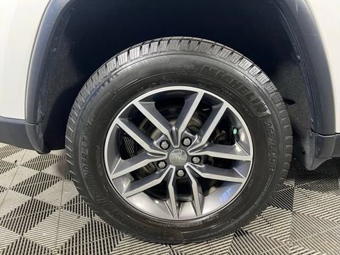 Certified 2018 Jeep Grand Cherokee Limited AWD/4WD image 13