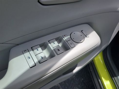 Used 2024 Hyundai Kona SEL w/ Convenience Package image 9