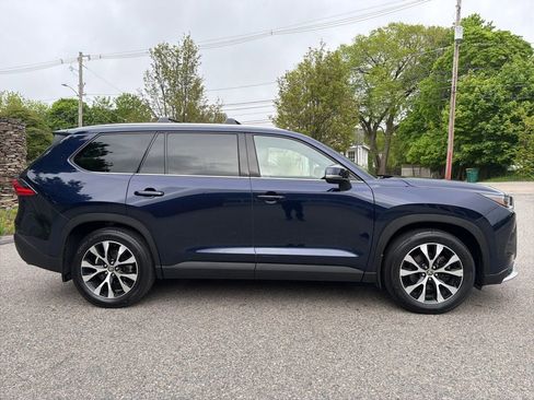 Used 2024 Toyota Grand Highlander AWD Hybrid image 6