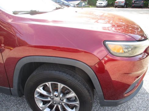 Used 2019 Jeep Cherokee Latitude Plus w/ Comfort/Convenience Group AWD/4WD image 22