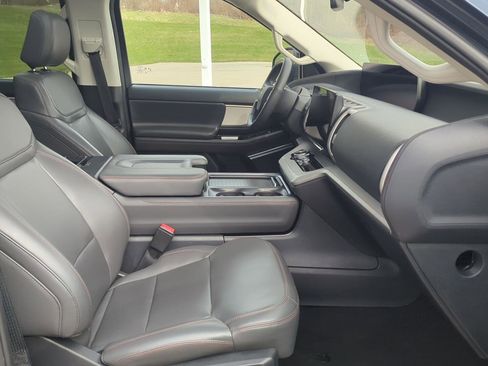 Used 2025 Ford Expedition Max Active image 36